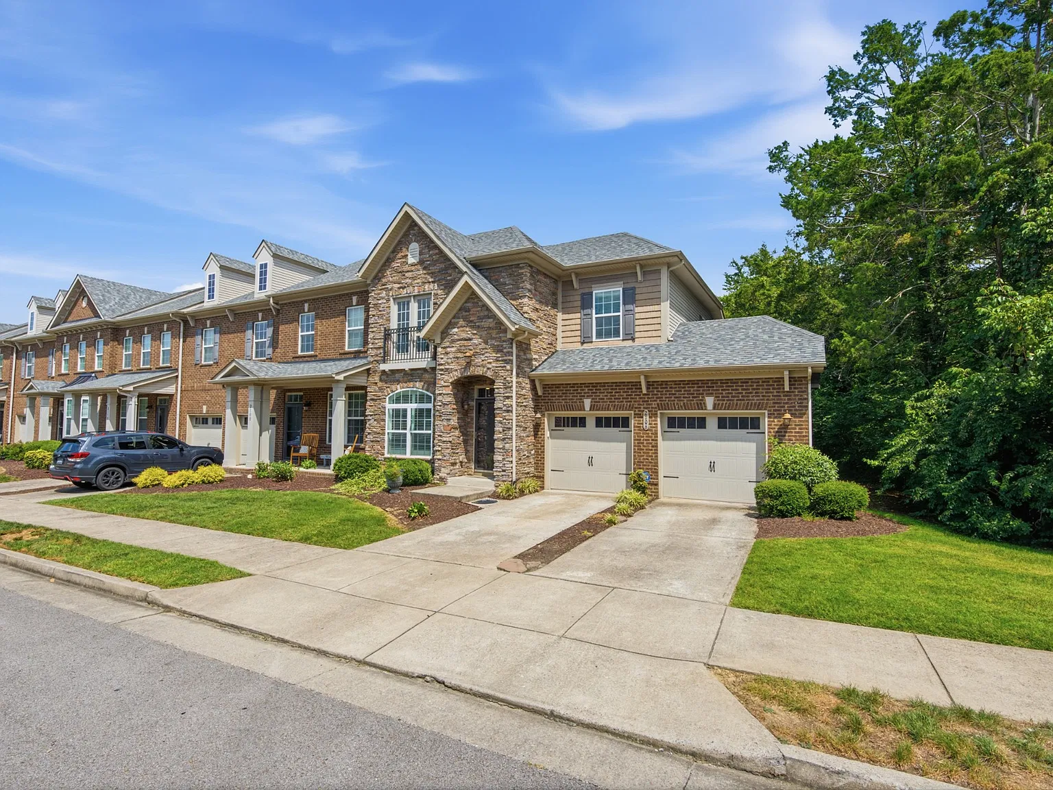2106 Traemoor Village Ct — Photo 2