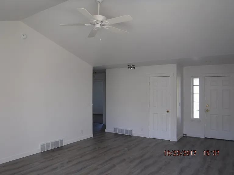 2716 W Villard St — Photo 6