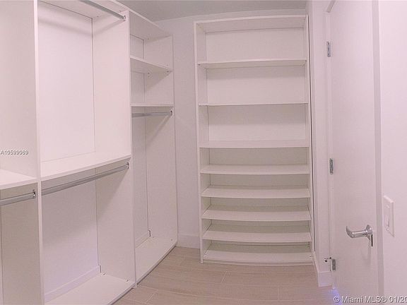 4th image of 16385 Biscayne Blvd Unit 3020