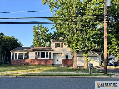 742 Grove Ave Photo 1