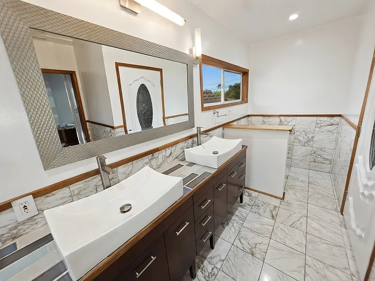 238 Portlock Rd — Photo 15