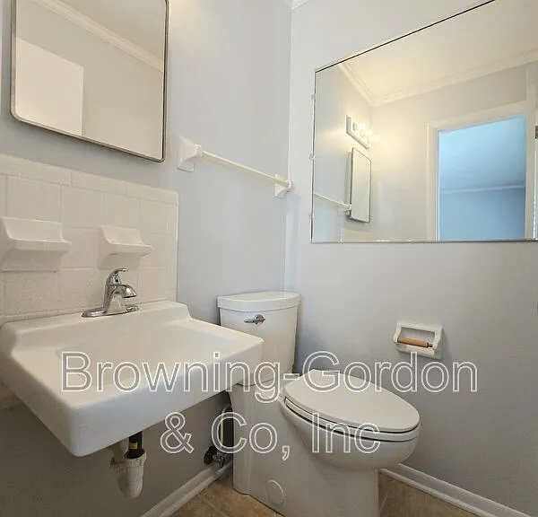 6468 Thunderbird Dr — Photo 10