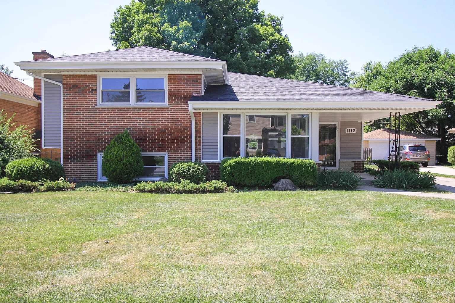 1112 N Walnut Ave photo 1