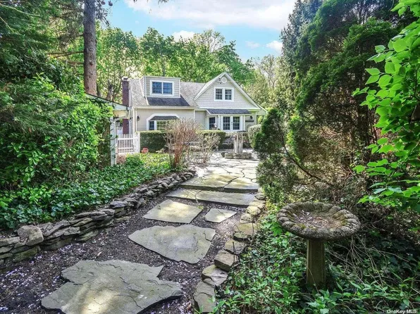 184 Carpenter Avenue, Sea Cliff, NY 11579