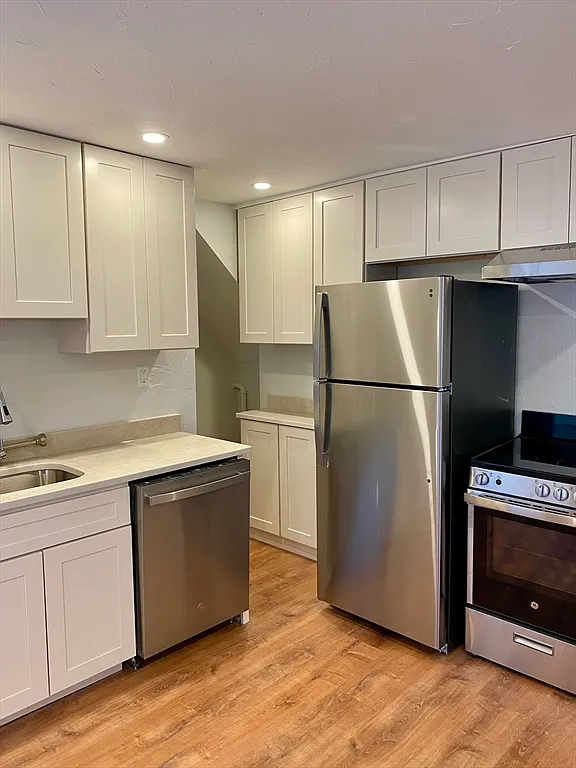 2 bed, 1.0 bath, 9999 sqft, $2,400 — Photo 1