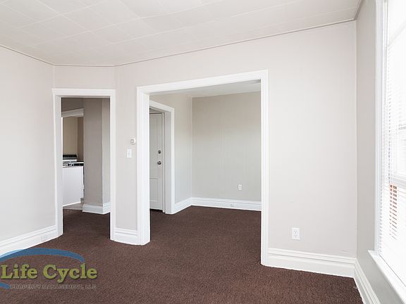 4th image of 847 Oakdale St SE APT 2
