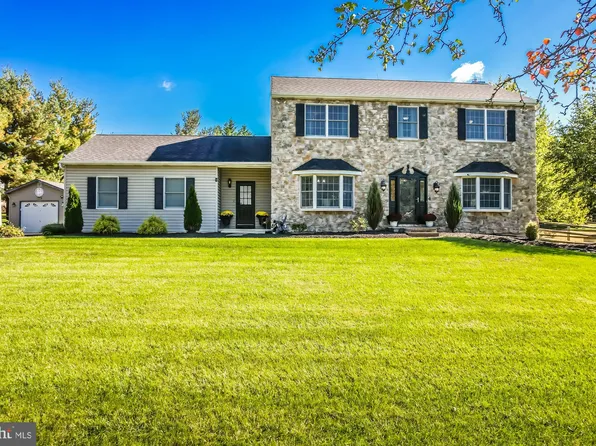 24 Ramblewood Dr, Glenmoore, PA 19343