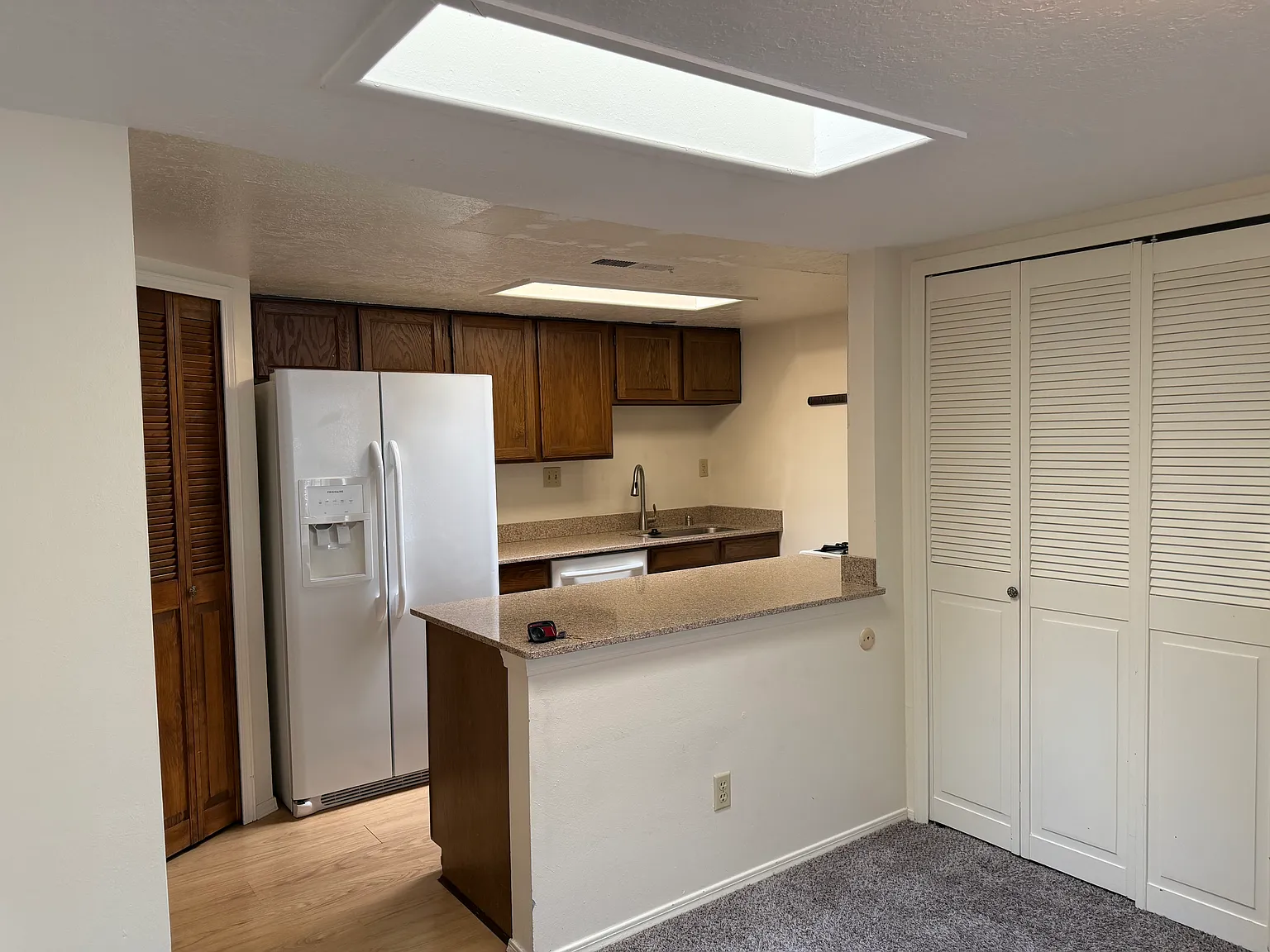 2 bed, 1300 sqft, $2,300 — Photo 4