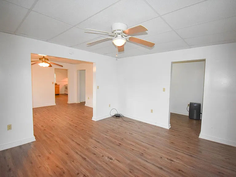3 Fairview St — Photo 14