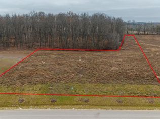 3650 W Pine View Ct, Mequon, WI 53097