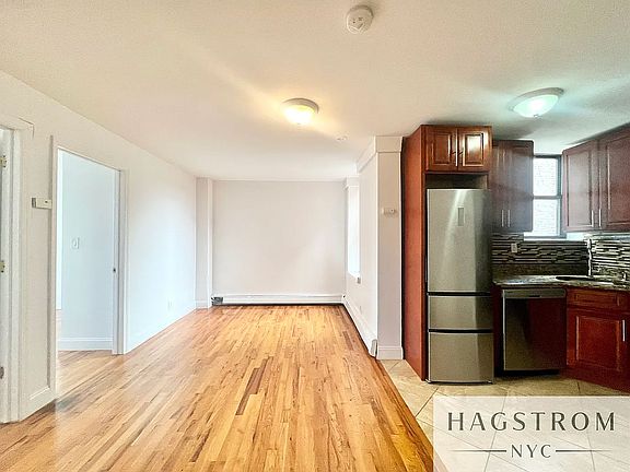 3rd image of 951 Putnam Ave #4A