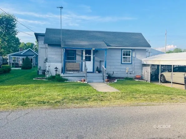 920 Charles St, Logan, OH 43138