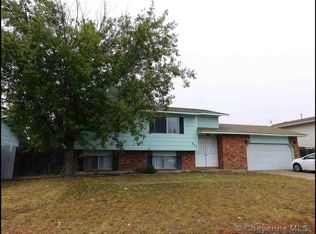 804 Phoenix Dr, Cheyenne, WY 82001