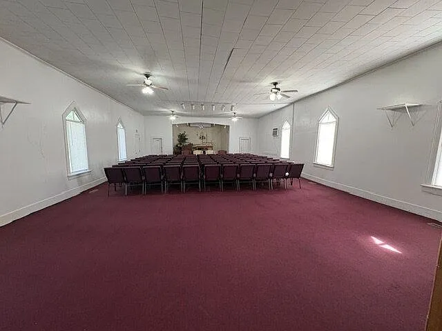 Studio, 1910 sqft, $1,000 — Photo 4