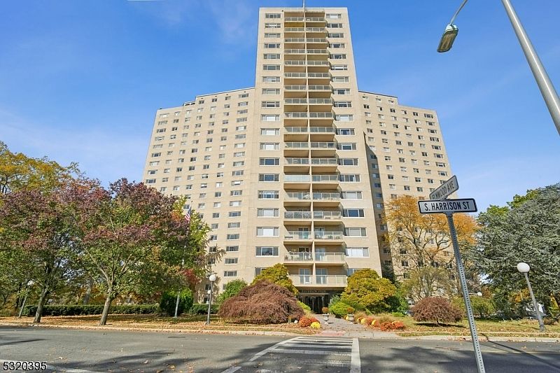 1st image of 377 S Harrison St #14K