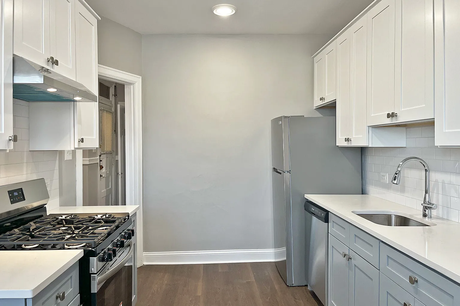 173-181 N. Grove Ave. — Photo 1