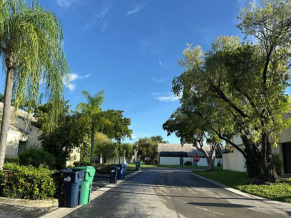 4th image of 14808 SW 124th Ct