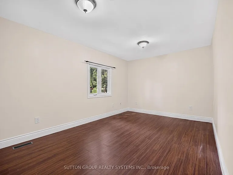 2082 Lilac Dr — Photo 10