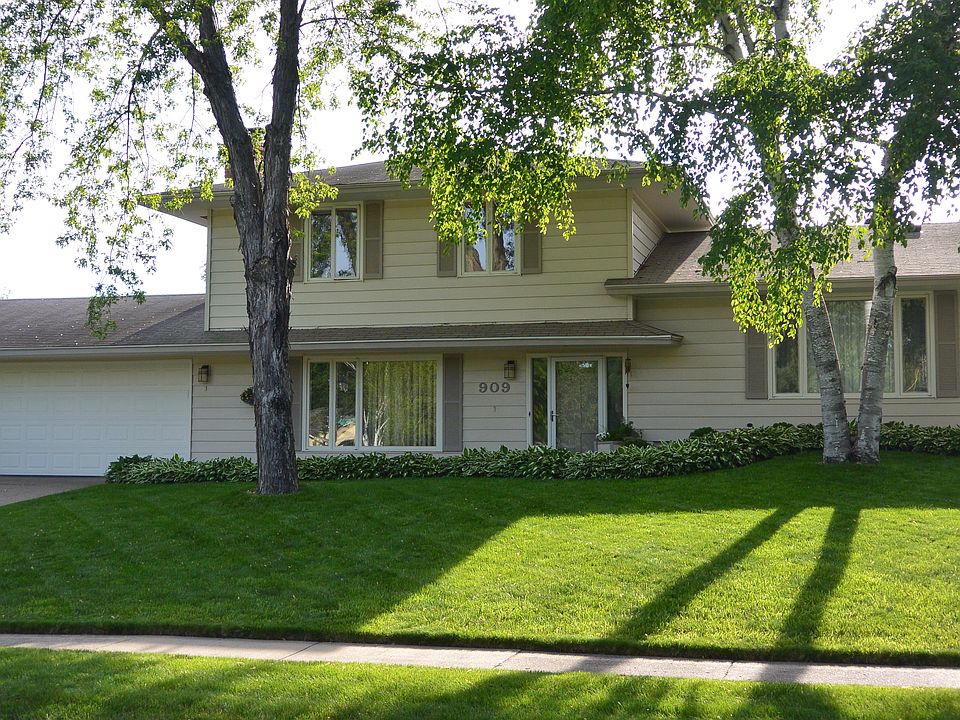 1st image of 909 Hopewell Ln