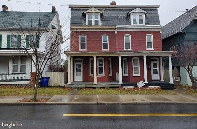 1st image of 107 E North Ave