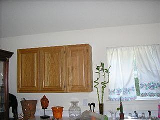 4th image of 82 Margaret Dr