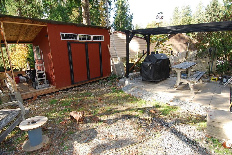 5th image of 25316 Brooks Road E