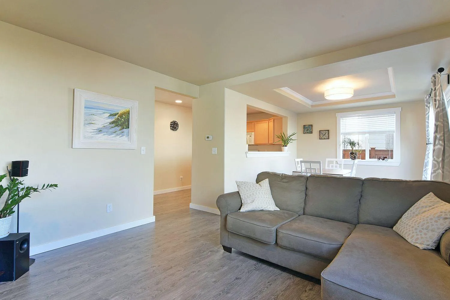 3 bed, 2.5 bath, 1369 sqft, $3,100 — Photo 4