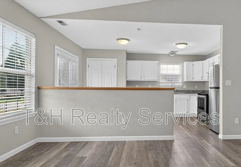 10341 Whitewater Ln — Photo 12