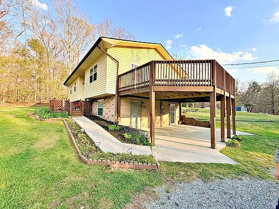 3rd image of 165 Lakebrook Dr
