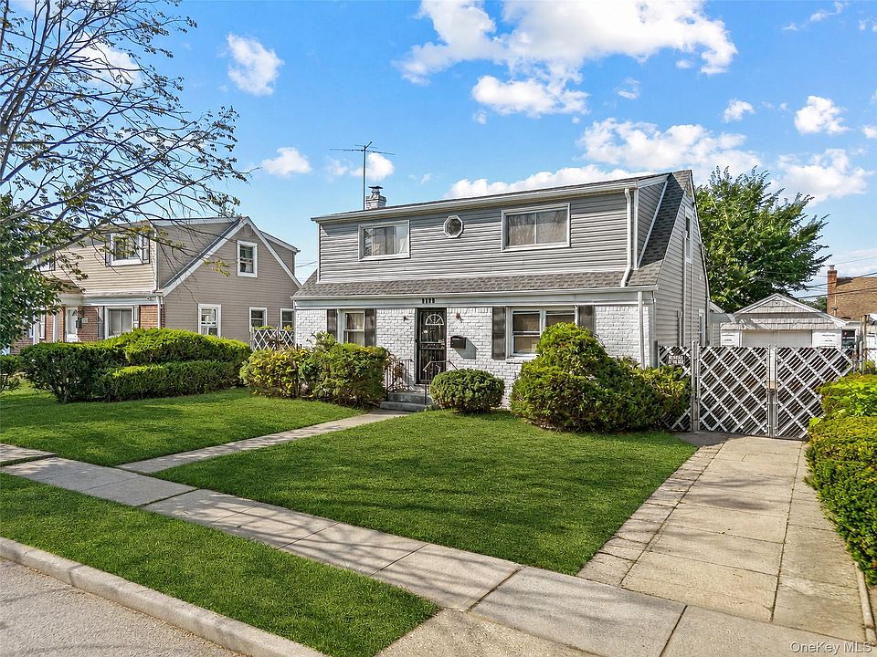 1st image of 1588 Woodstock Street