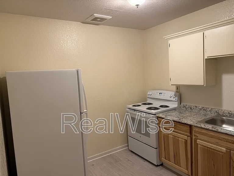 552 Pacific Ave #9 — Photo 8