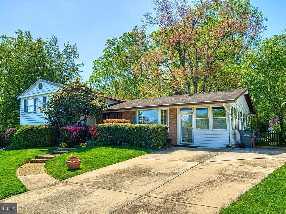 1st image of 8607 Canterbury Dr