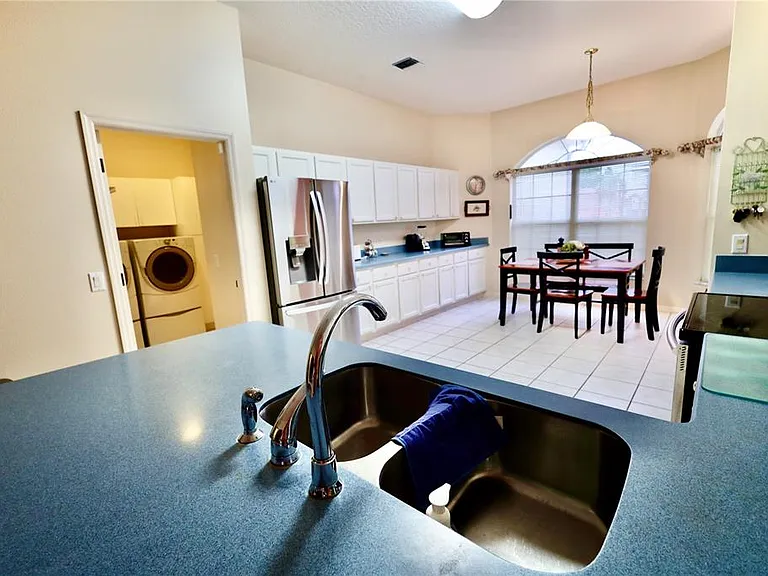 532 Carrera Dr — Photo 4