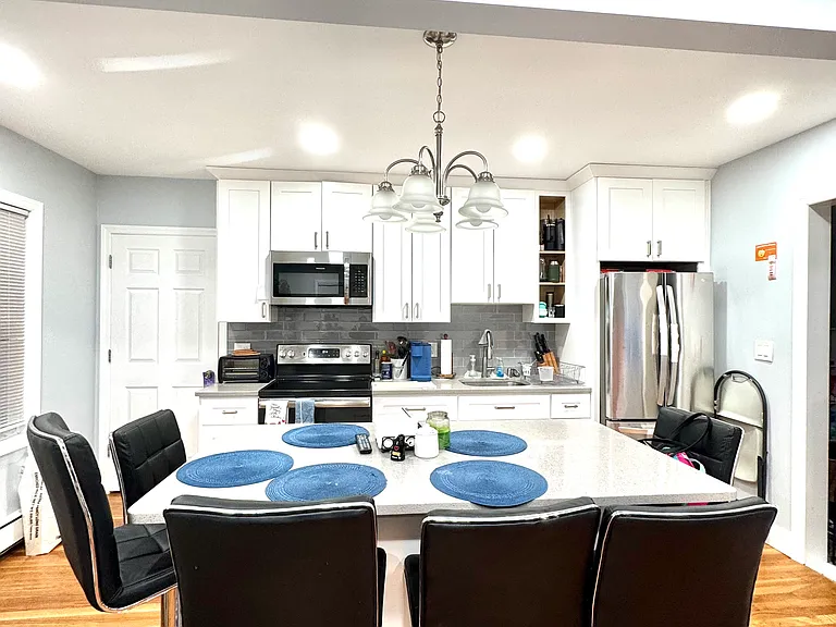 61 Baron De Hirsch Rd #B — Photo 4