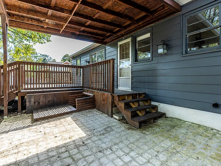 491 Stratford Dr — Photo 25