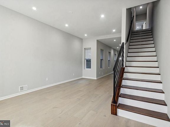 2nd image of 2709 W Glenwood Ave