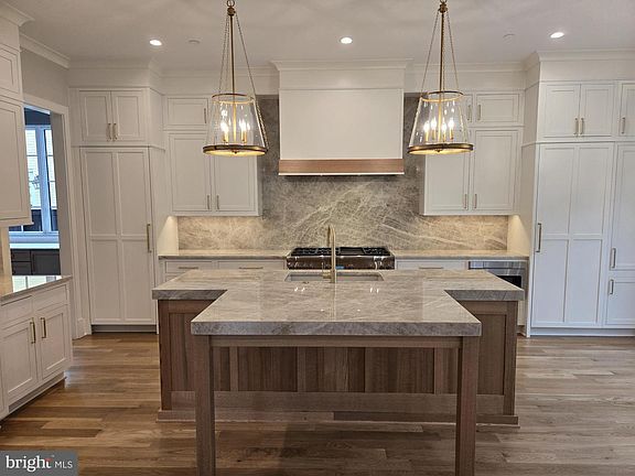 3rd image of 7005 Exfair Rd