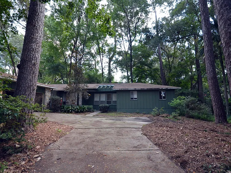315 NW 28th St — Photo 32