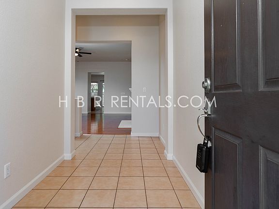 4th image of 404 Bethell Ave