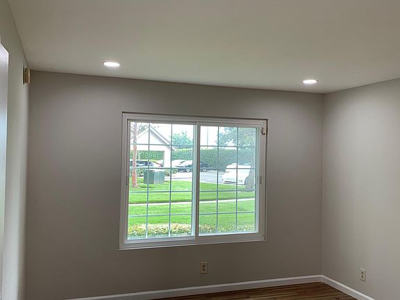 4th image of 3860 Amberly Dr Unit G