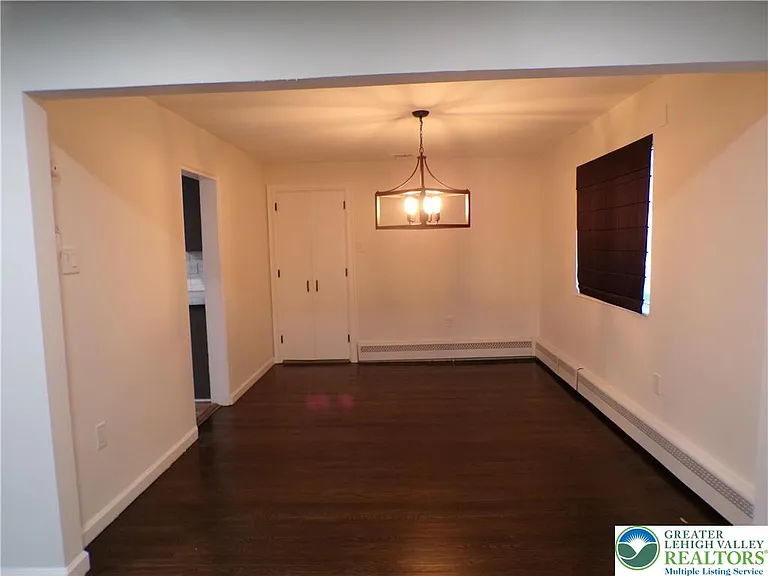 2440 W Livingston St — Photo 5