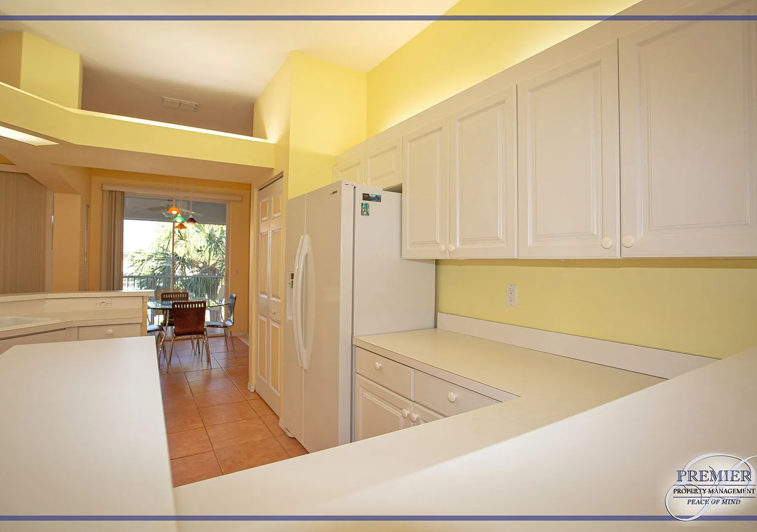 Furnished 3 Bed/2 Bath Villa W/ Garage North Naples Calusa Bay South Gated Lake View — Photo 4