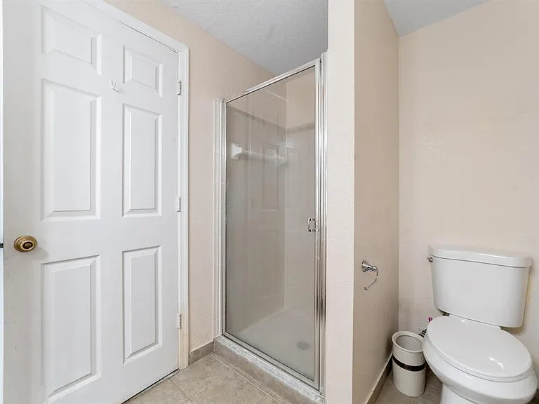 2901 Riverside Dr #201 — Photo 5