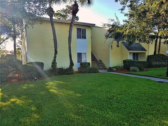3rd image of 582 Bahia Cir #A