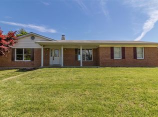 1218 Parkspur Ln, Fenton, MO 63026