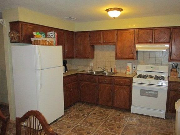 3rd image of 161 San Jacinto Dr