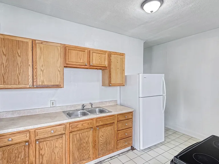 339 Emerald St — Photo 9