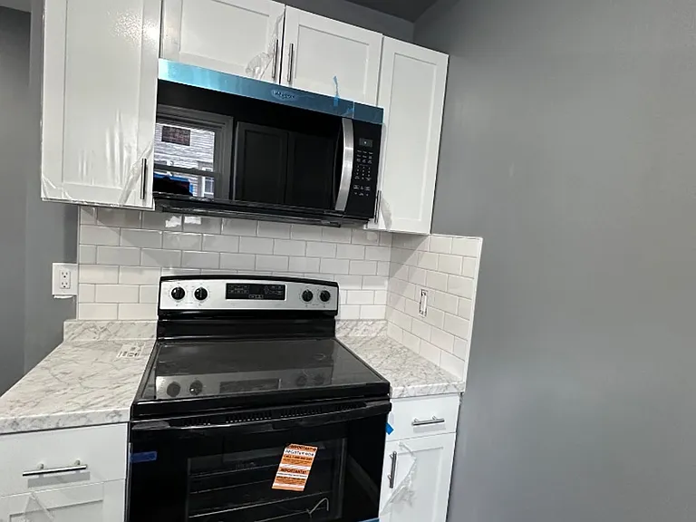 153 Vine St #1 — Photo 5