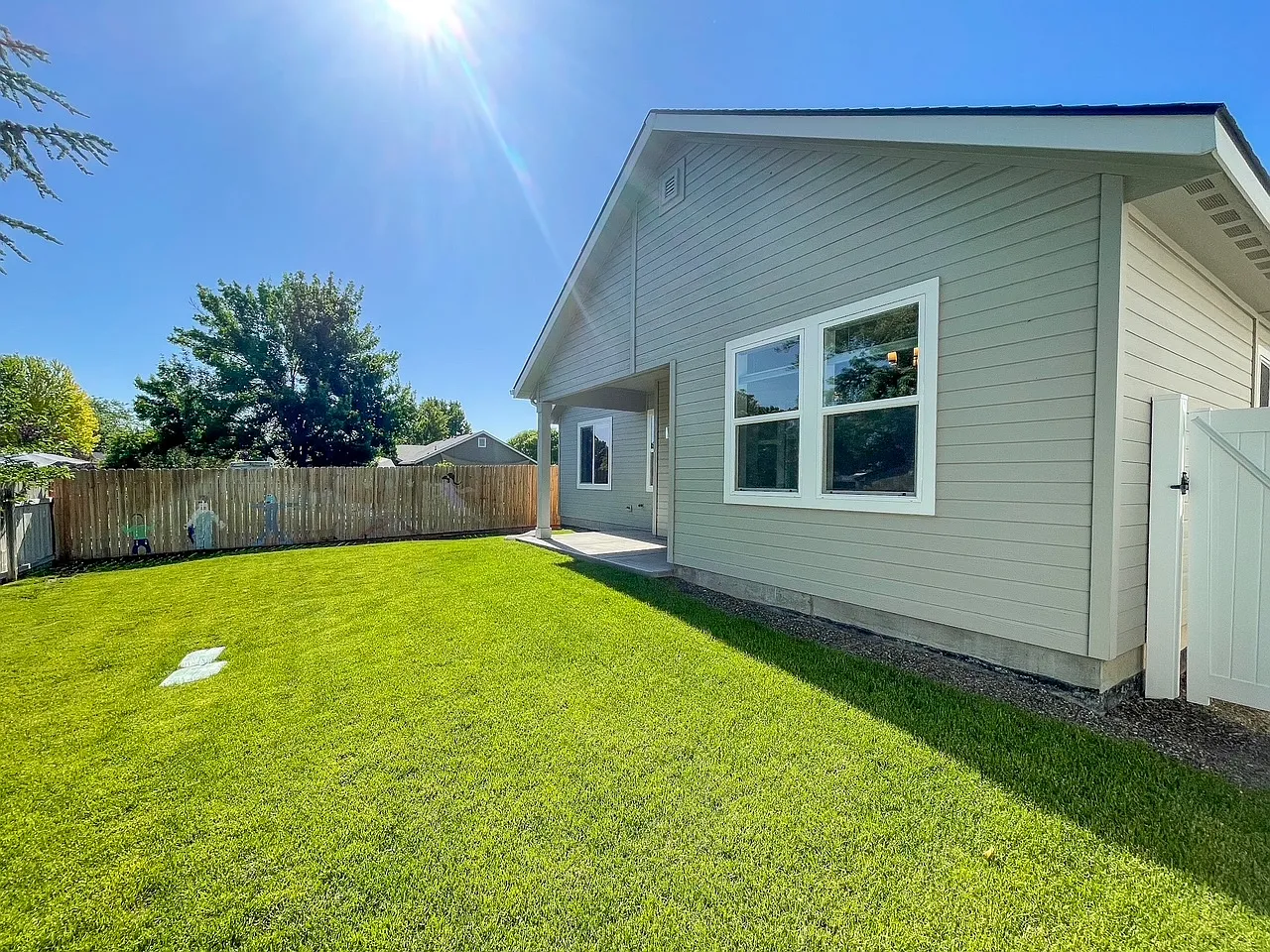3 bed, 1736 sqft, $2,400 — Photo 4