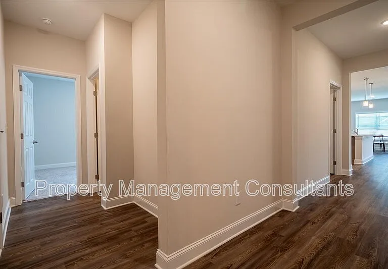 330 Creek Grove Ave — Photo 9